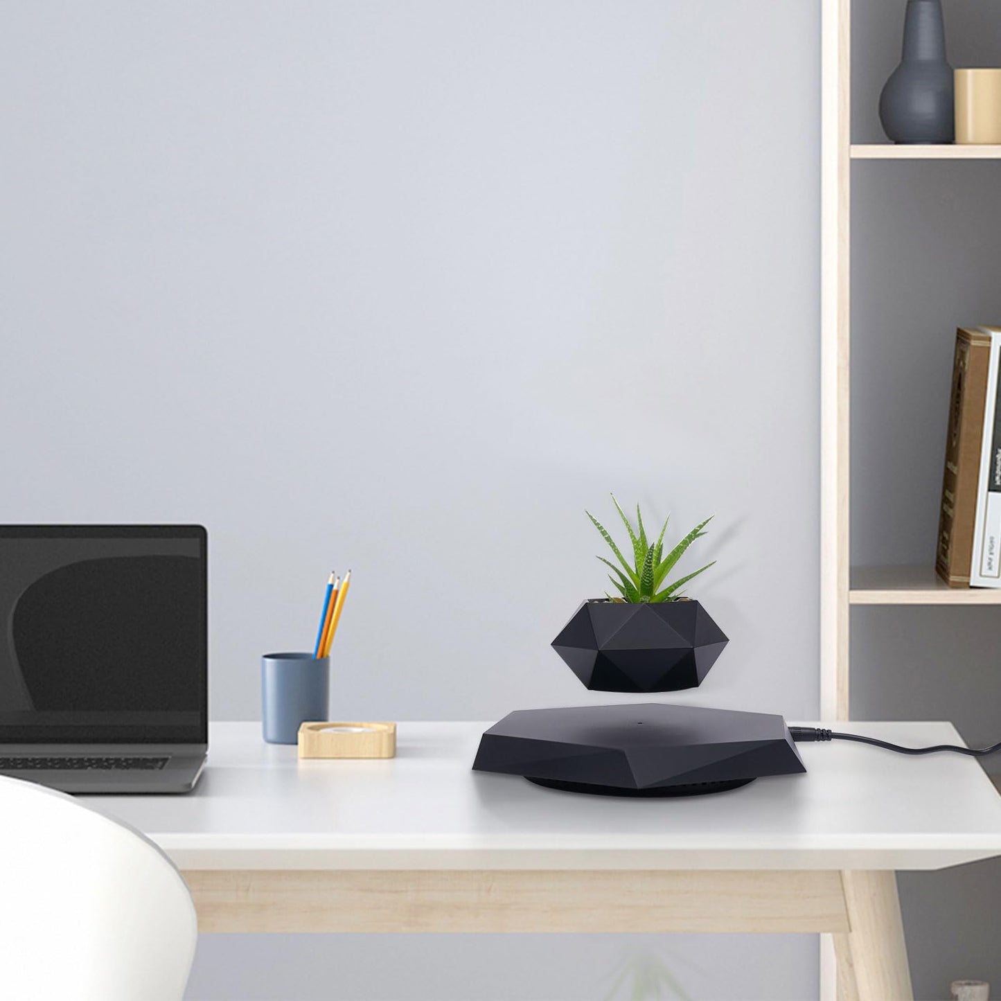KONGKUNI Levitating Plant Pot Magnetic Levitation Suspension Floating Pot，Floating Plant Pot for Small Plants，360 Degree Rotation Planter，Potted Plant for Home, Office & Desk Levitating,Black