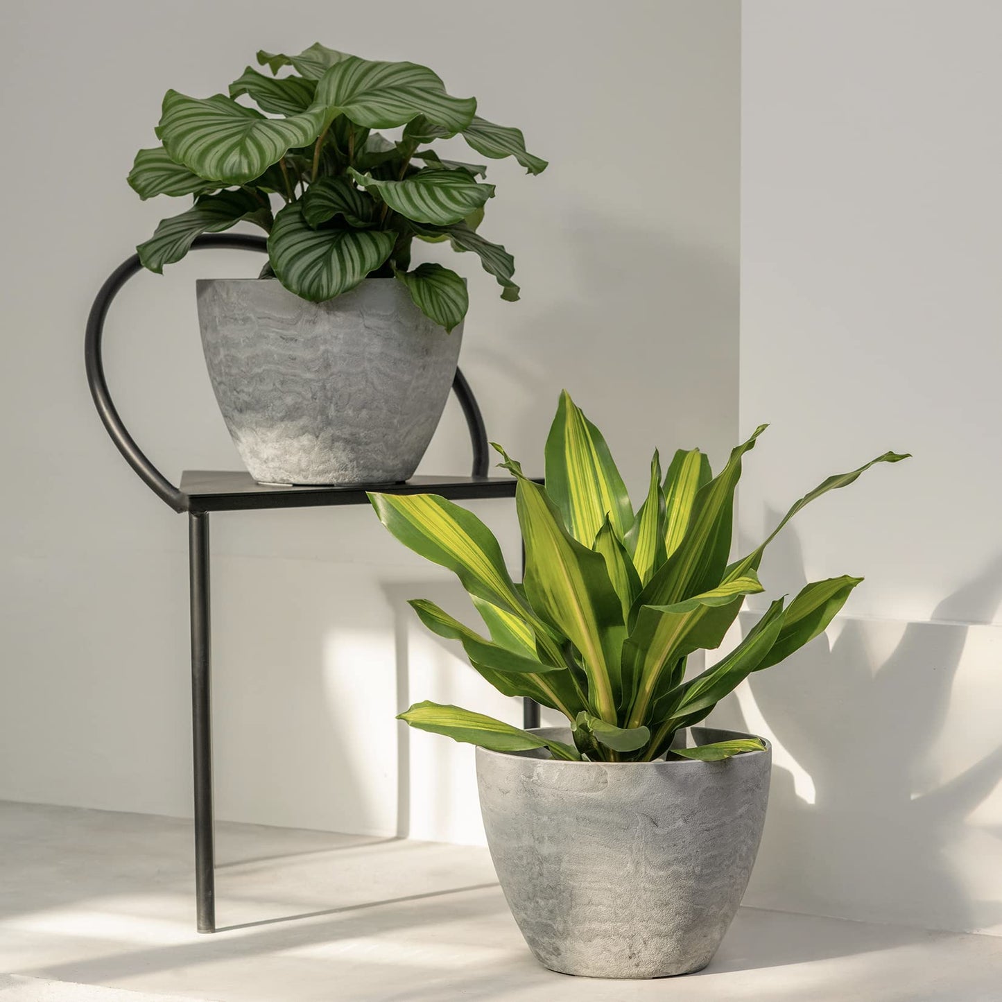 LA JOLIE MUSE Flower Pots Outdoor Garden Planters, Indoor Plant Pots with Drainage Holes, Plastic, Marble Pattern Grey, Set 2 (11.3 + 11.3 Inch)