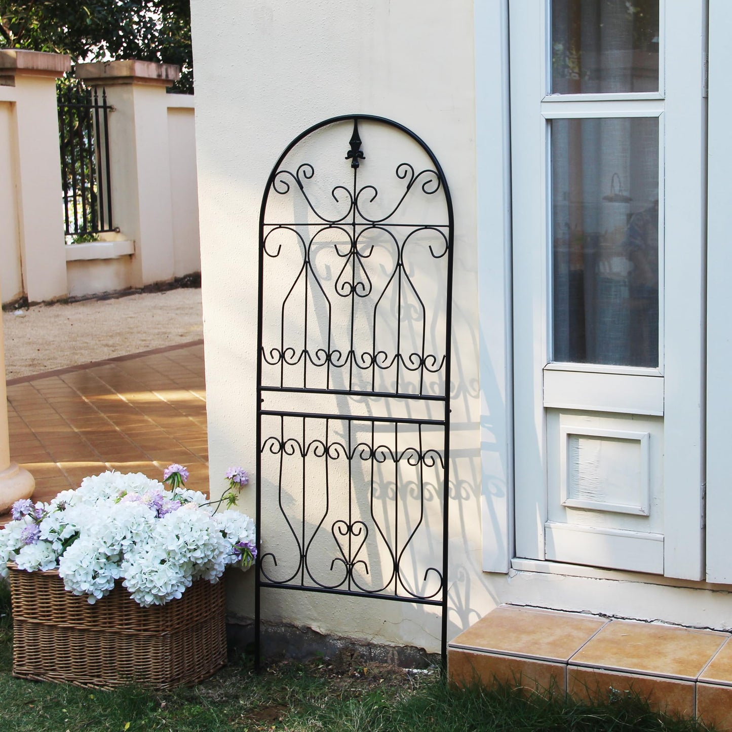 SCENDOR Trellis for Climbing Plants 59" H x 22" W Metal Unique Design Decorative Garden Structure Weather-Resistant Trellises Outdoor Decor Flowers Roses Vine Ivy Clematis 1 Pack