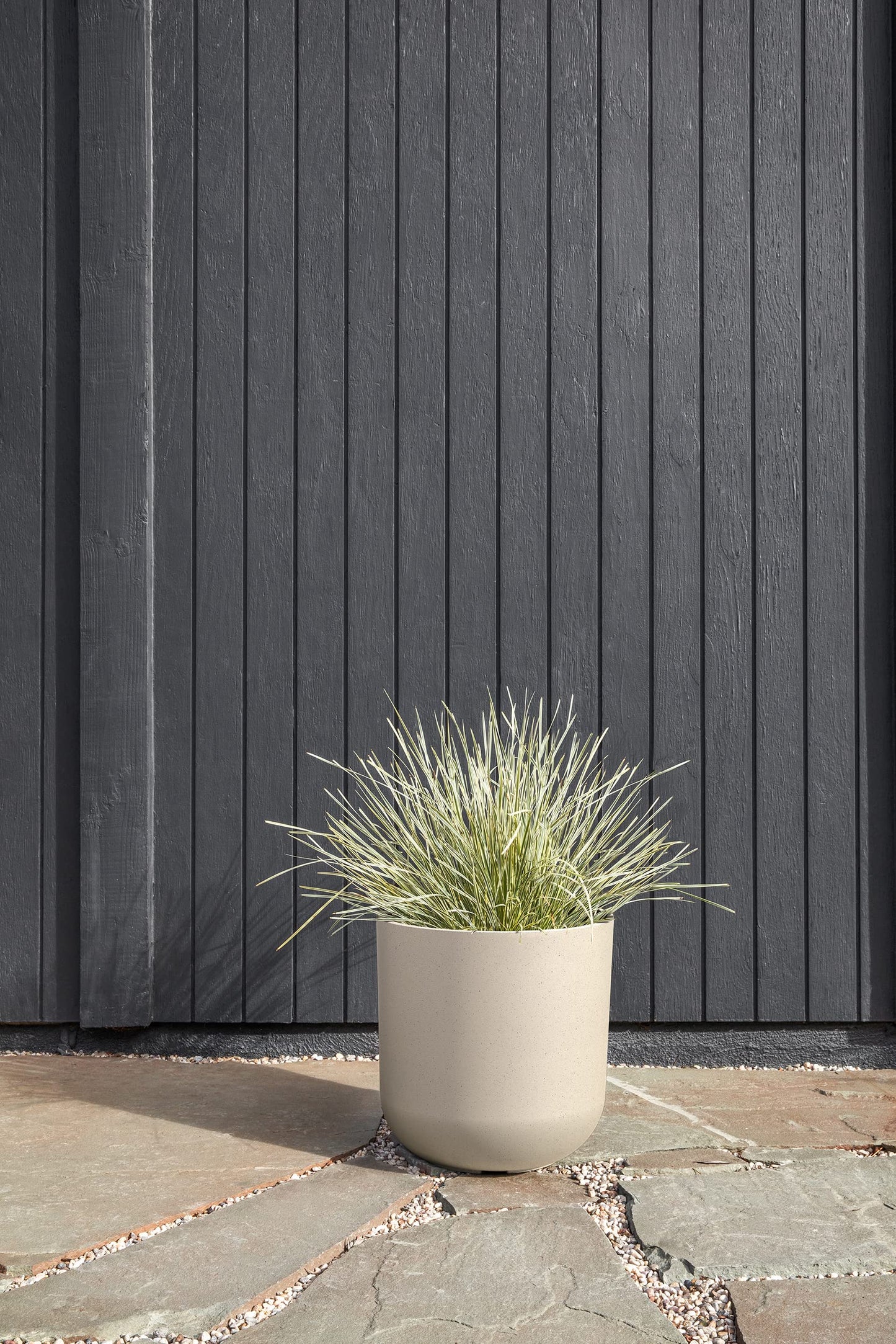 Veradek Round Lima Plastic Planter Pots for Indoor/Outdoor Garden Use, Sand Color, 5 Year Warranty